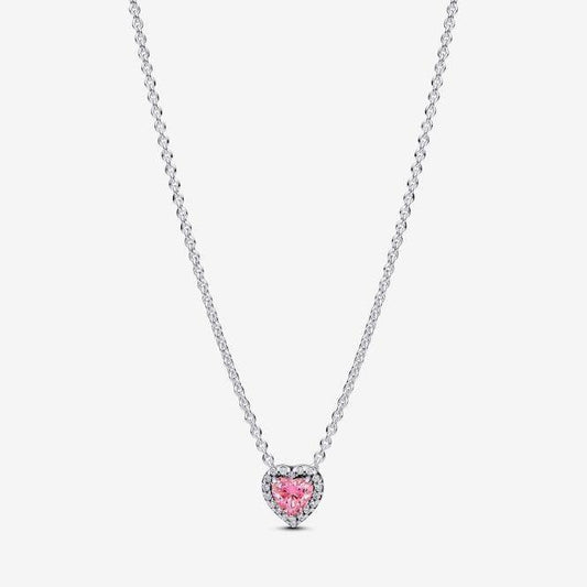 Collar de corazon rosa en relieve